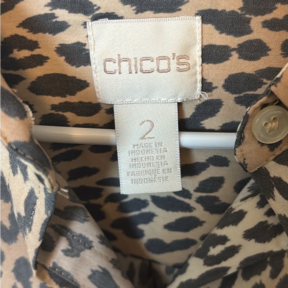 Chico's Leopard Print Blouse size 2 long sleeve button up - Picture 2 of 5